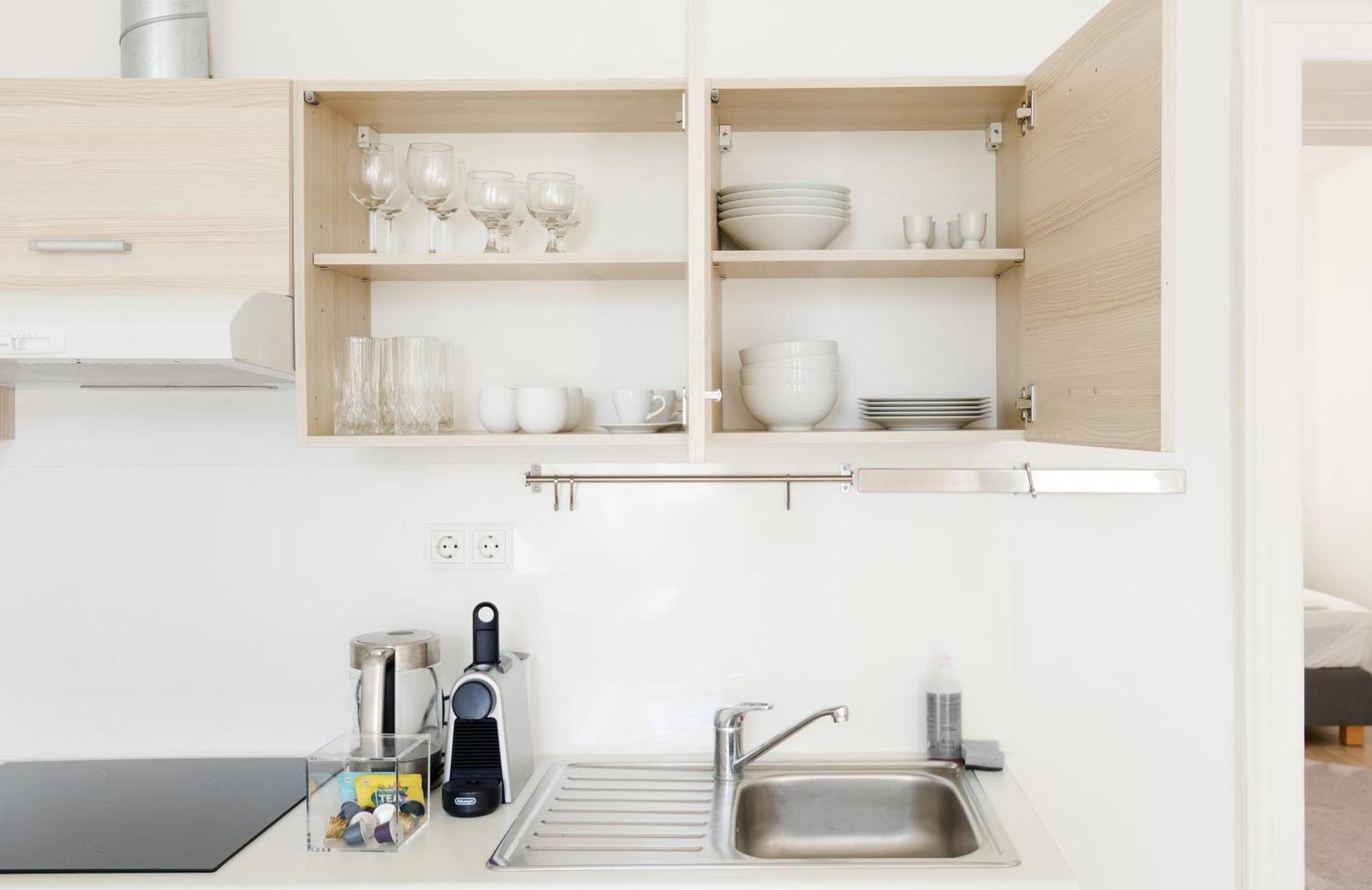 Minimalistic Near Naschmarkt Apartment Wien